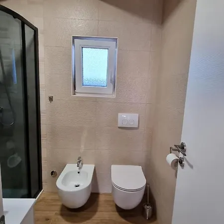 بيت للعطل House Adriana بوفليانا