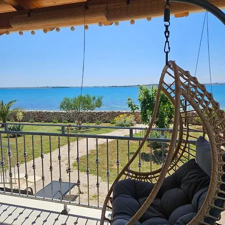 بيت للعطل House Adriana *