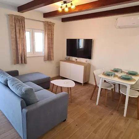 Holiday House Adriana Povljana