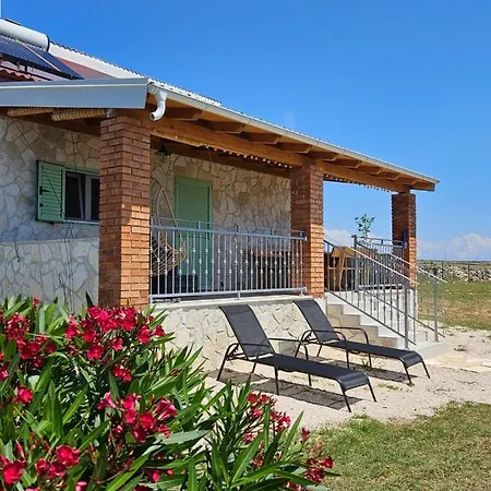 Nyaraló Holiday House Adriana *