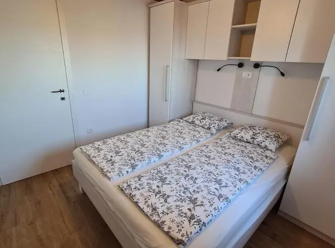 House Adriana * Povljana